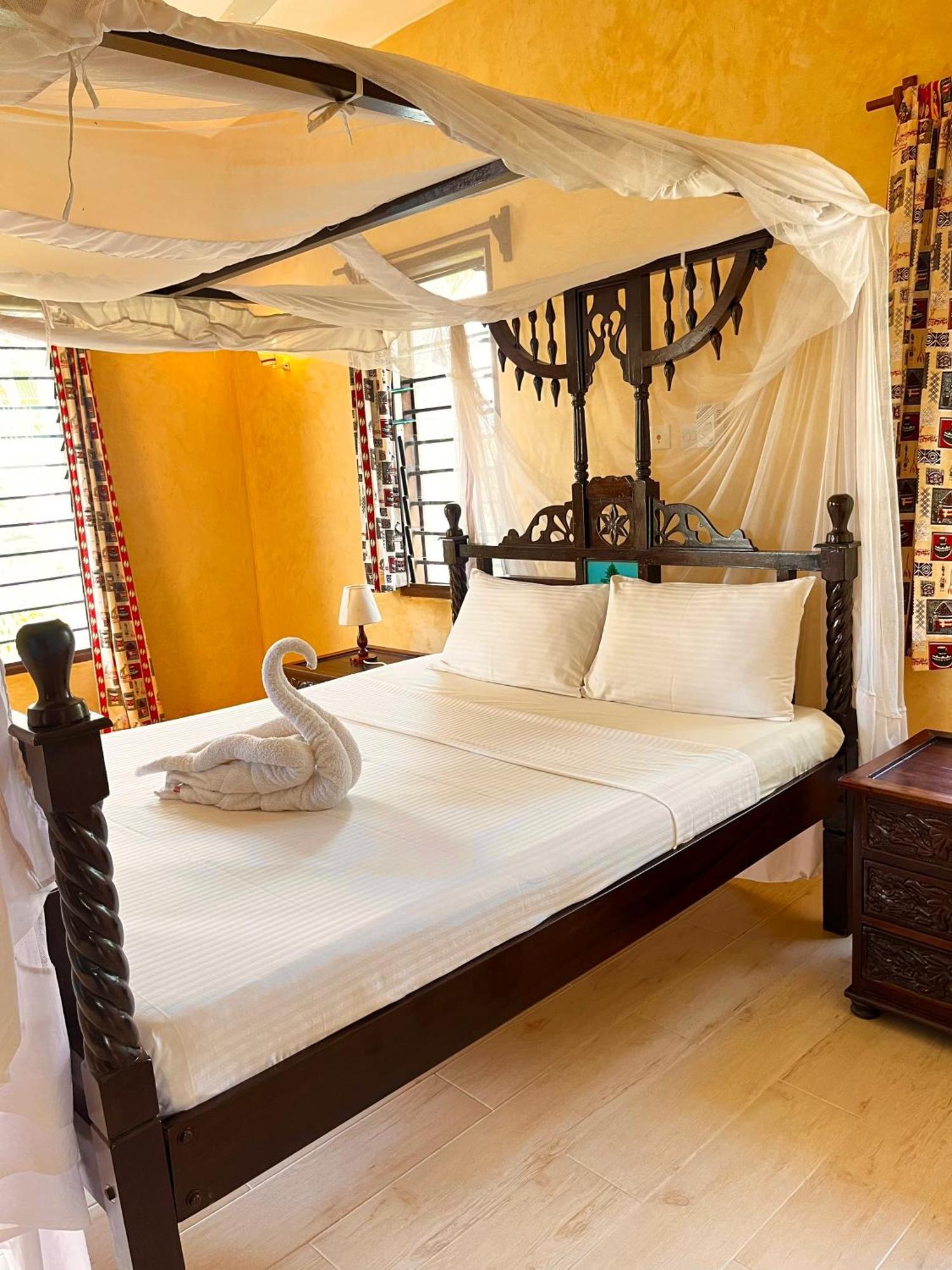 Flametree Beach Homes Diani Beach Eksteriør bilde