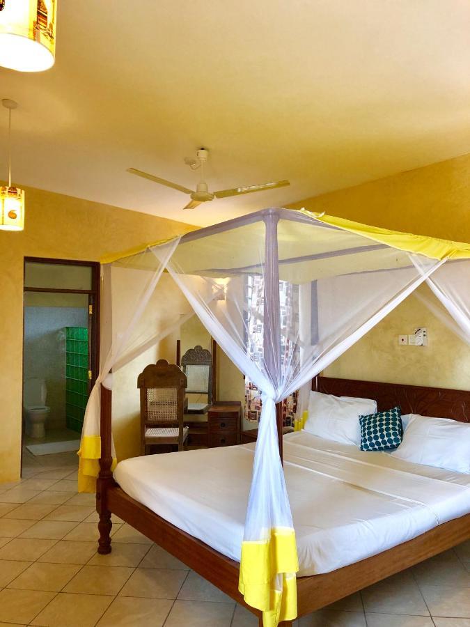 Flametree Beach Homes Diani Beach Eksteriør bilde